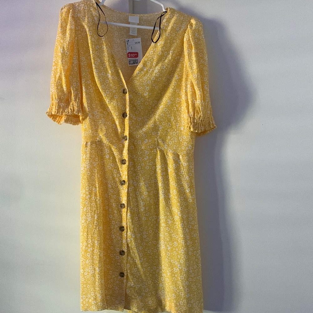 Yellow and white flower dress